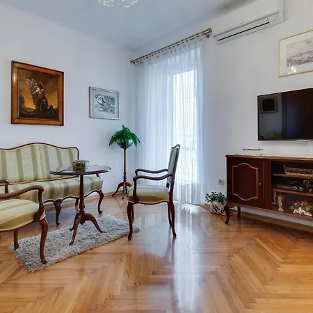 Palace Apartmán *